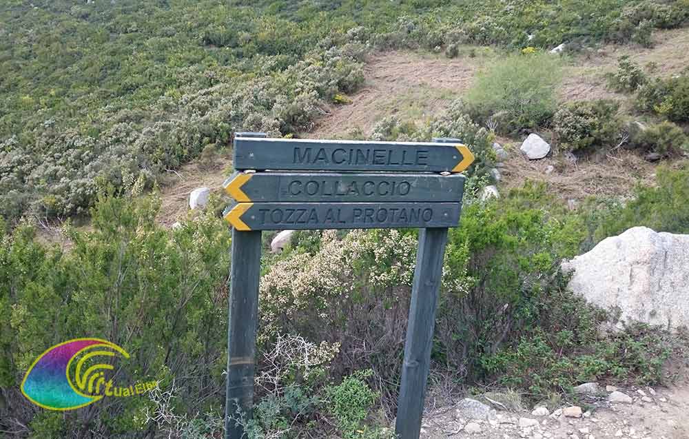 Crossroads with signs for Caprile delle Macinelle, Collaccio and Tozza al Protano