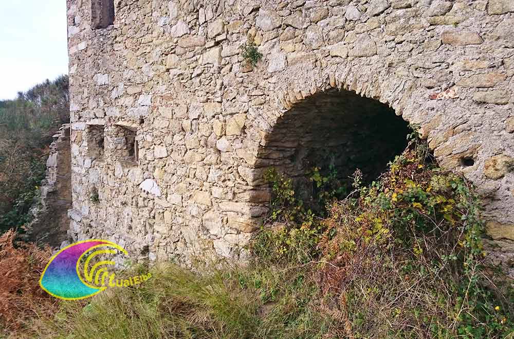 Il Bottaccio the old water outlet on the right and the new extreme left
