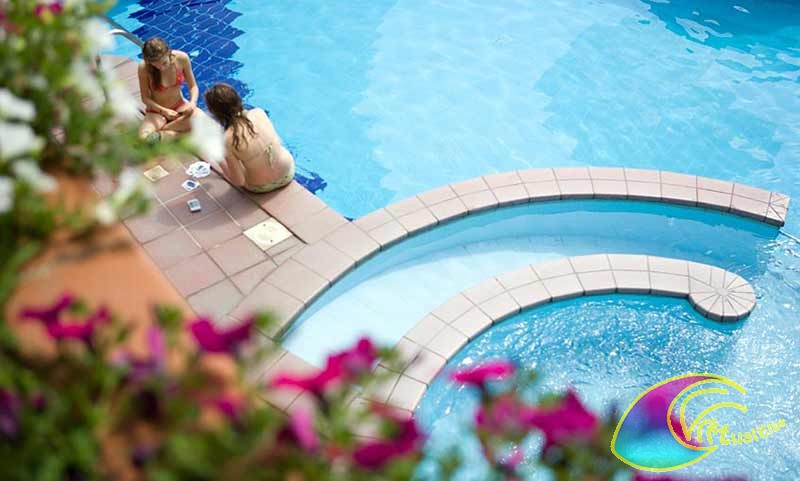 Hotel Barsalini swimming pool