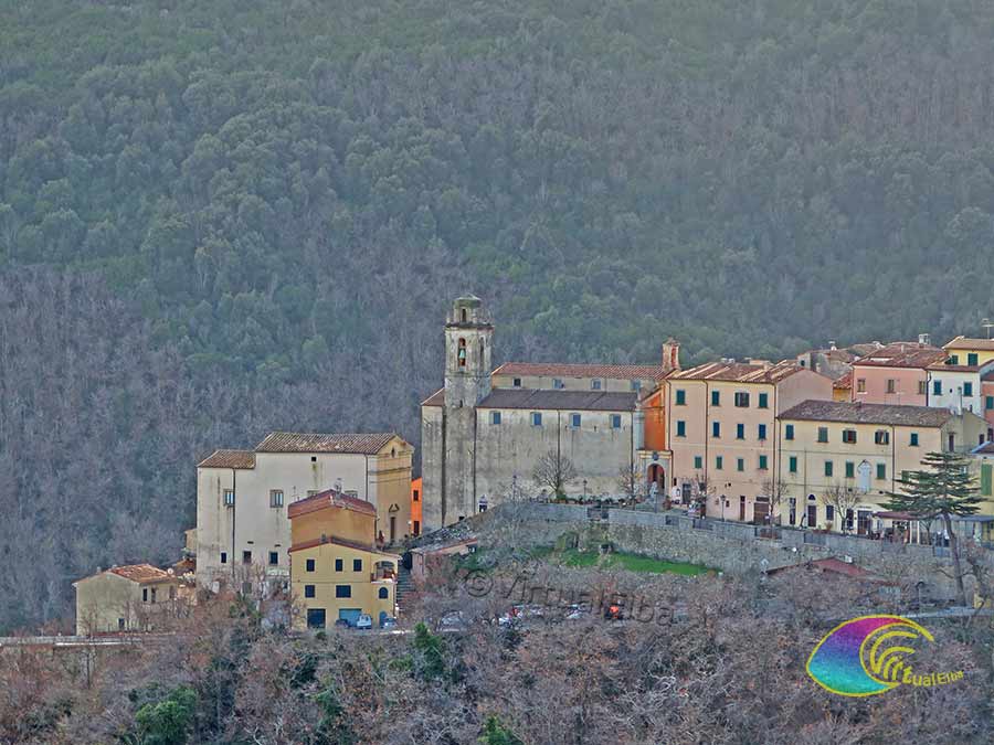 The church of St. Fabian and Sebastian, the church of Santa Caterina and the Medieval Gate of Lorraine (Marciana)